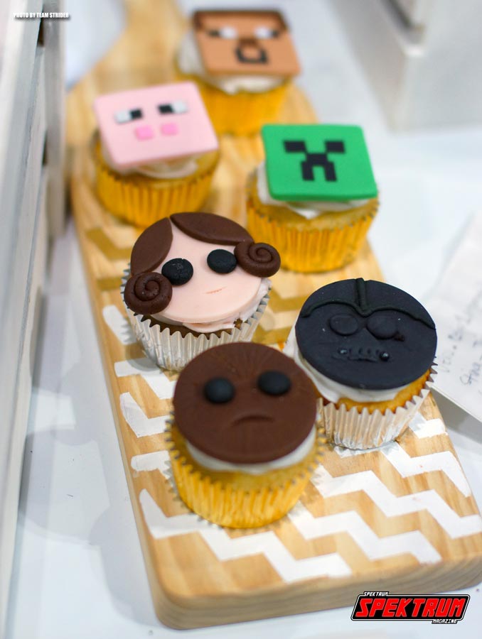 Star Wars and Minecraft inspired cupcakes at the LA Cookie Con