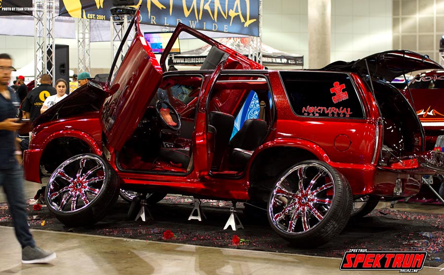 One crazy modded SUV at the DUB Show