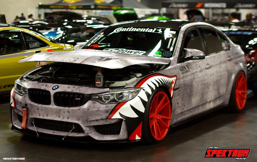 Totally digging this P40 Warhawk themed BMW