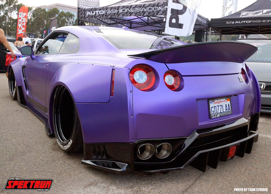 Rear view of that same GT-R. Quite the view eh?